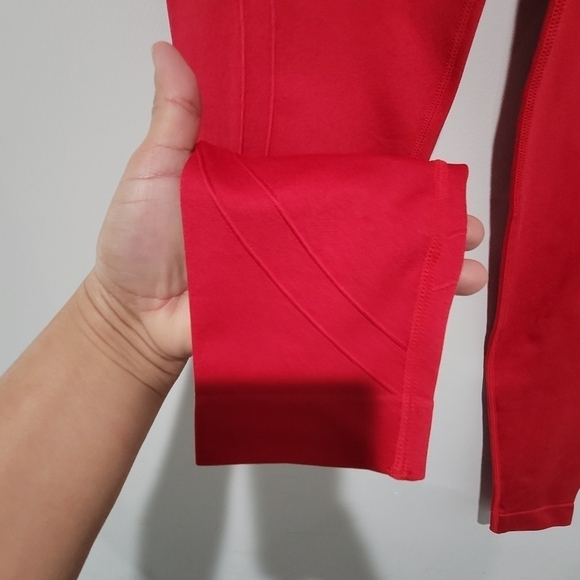 V Shred Seamless Flex Red Leggings Size Large - Picture 5 of 11